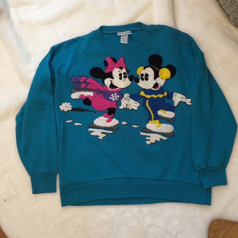 Vintage Minnie & Mickey Mouse ice skate sweatshirt